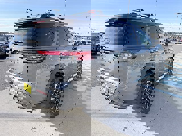 New 2026 Nissan Pathfinder Platinum image 4