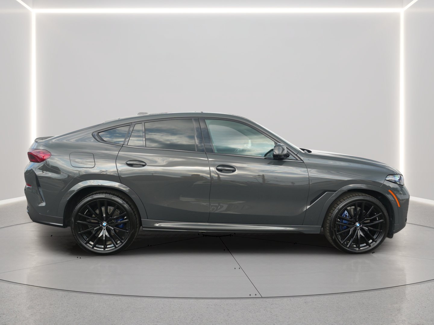 Used 2026 BMW X6 xDrive40i w/ Executive Package AWD/4WD image 10
