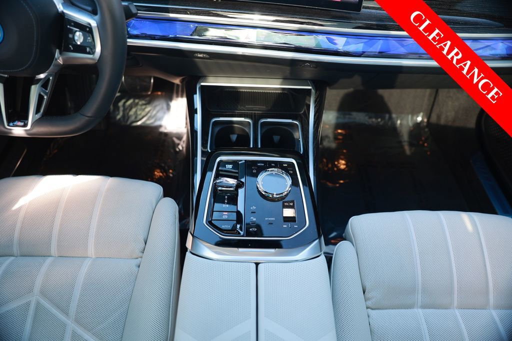 Used 2025 BMW i7 xDrive60 w/ Executive Package AWD/4WD image 33