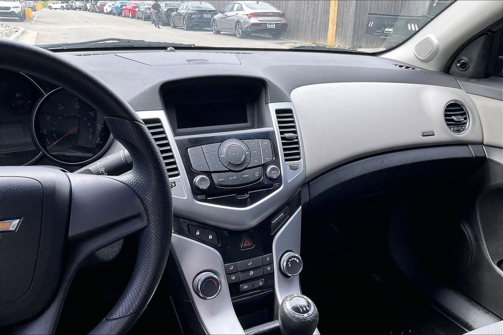 Used 2011 Chevrolet Cruze LS FWD image 9