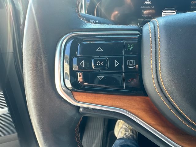 Used 2024 Jeep Grand Wagoneer Series III AWD/4WD image 30