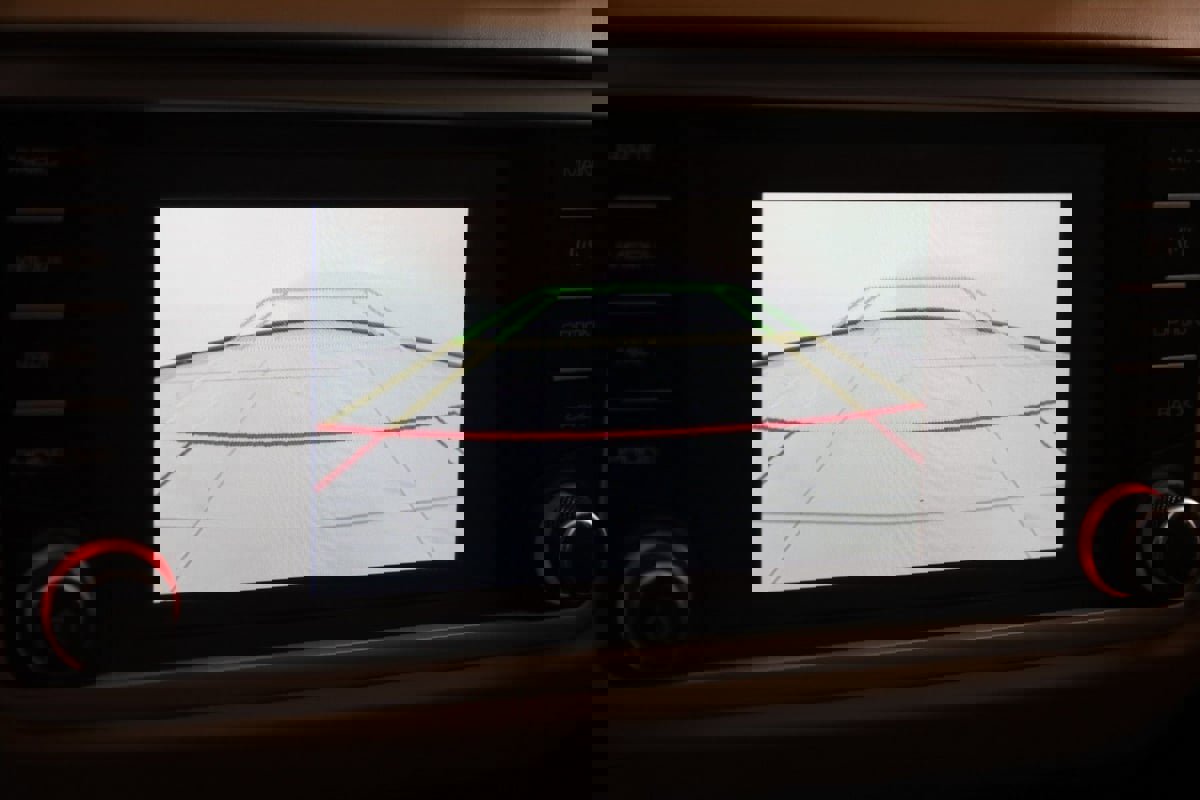 Used 2018 Ferrari California T image 10