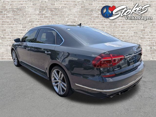 Used 2017 Volkswagen Passat 1.8T R-Line w/ R-Line Lighting Package FWD image 6