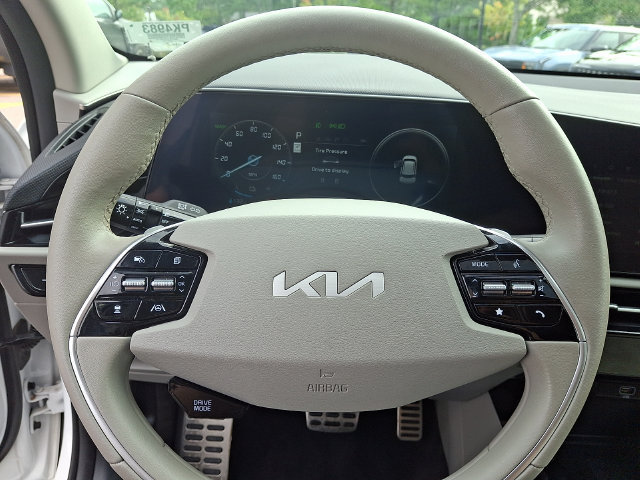 Certified 2023 Kia Niro Wave w/ Wave Preserve Package FWD image 22