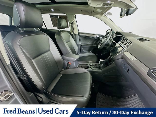 Used 2022 Volkswagen Tiguan SE image 28