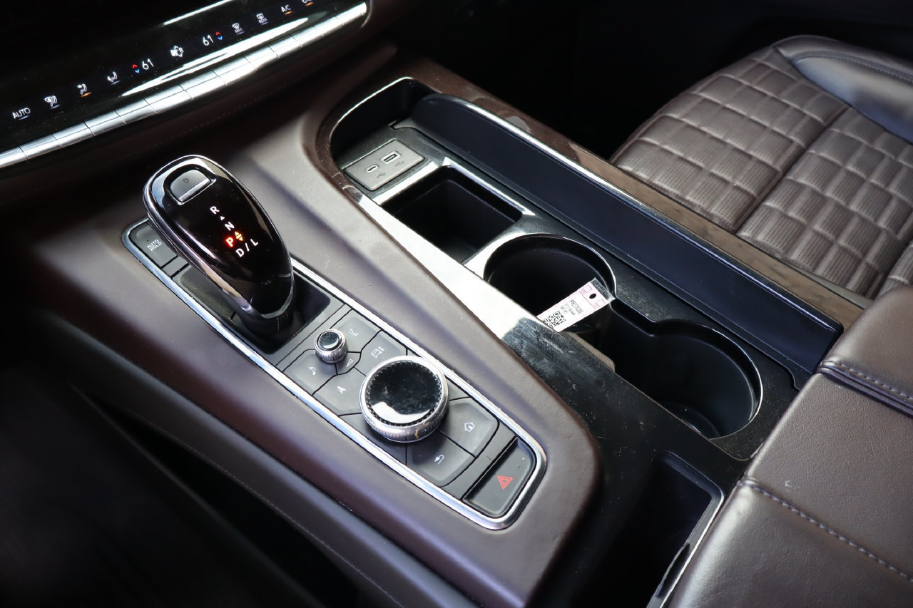 Used 2023 Cadillac Escalade Sport Platinum w/ LPO, Floor Liner Package AWD/4WD image 30
