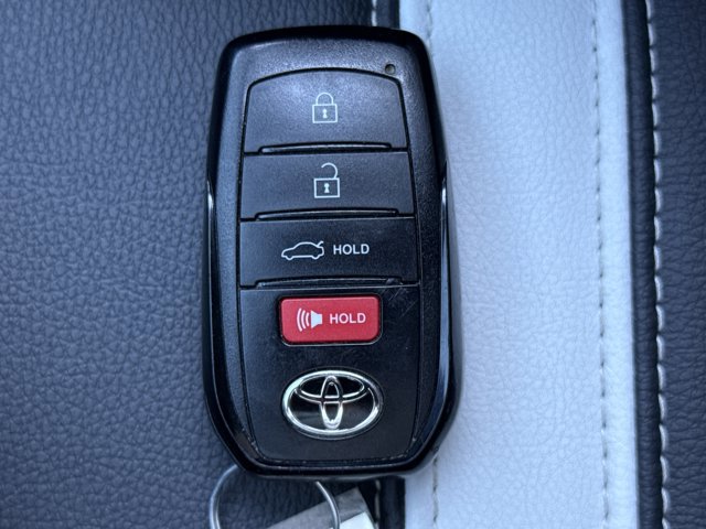 Used 2025 Toyota Camry SE FWD image 21