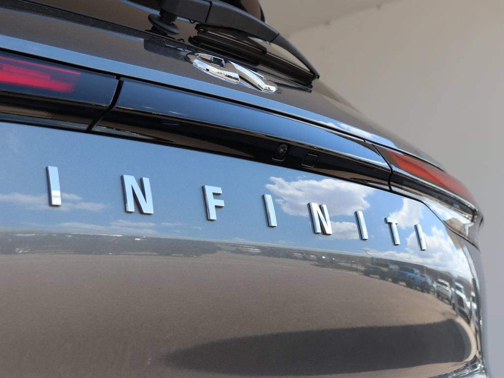 Certified 2025 INFINITI QX60 Luxe w/ Vision Package AWD/4WD image 33