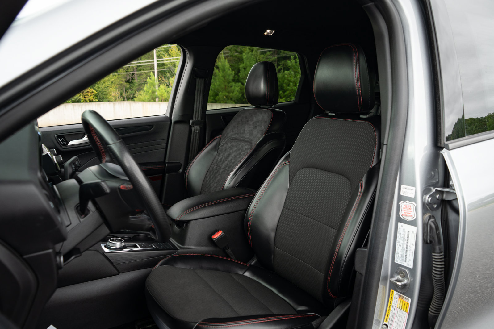 Used 2024 Ford Escape ST-Line w/ Cold Weather Package FWD image 15