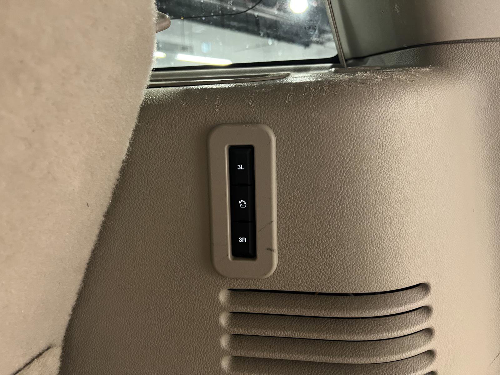 Used 2017 Lincoln Navigator Select image 29