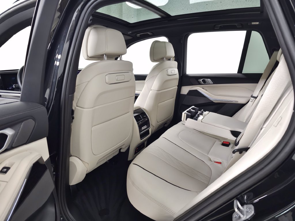 Used 2024 BMW X5 xDrive50e w/ M Sport Package AWD/4WD image 37