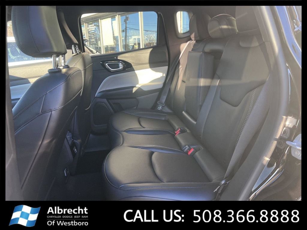 New 2026 Jeep Compass Limited AWD/4WD image 12