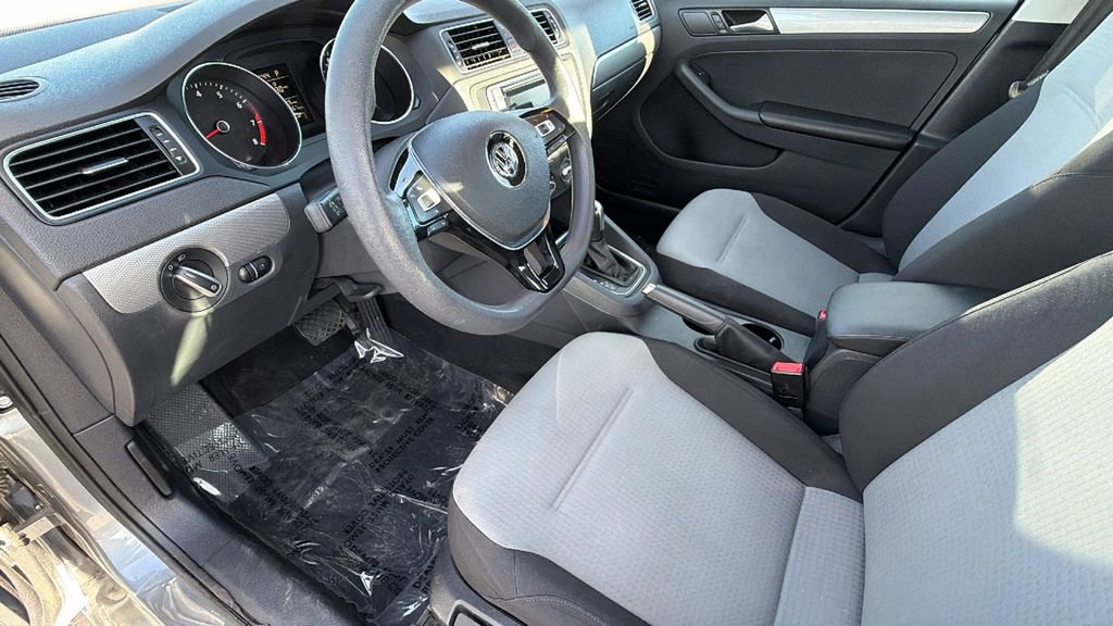 Used 2017 Volkswagen Jetta S image 10