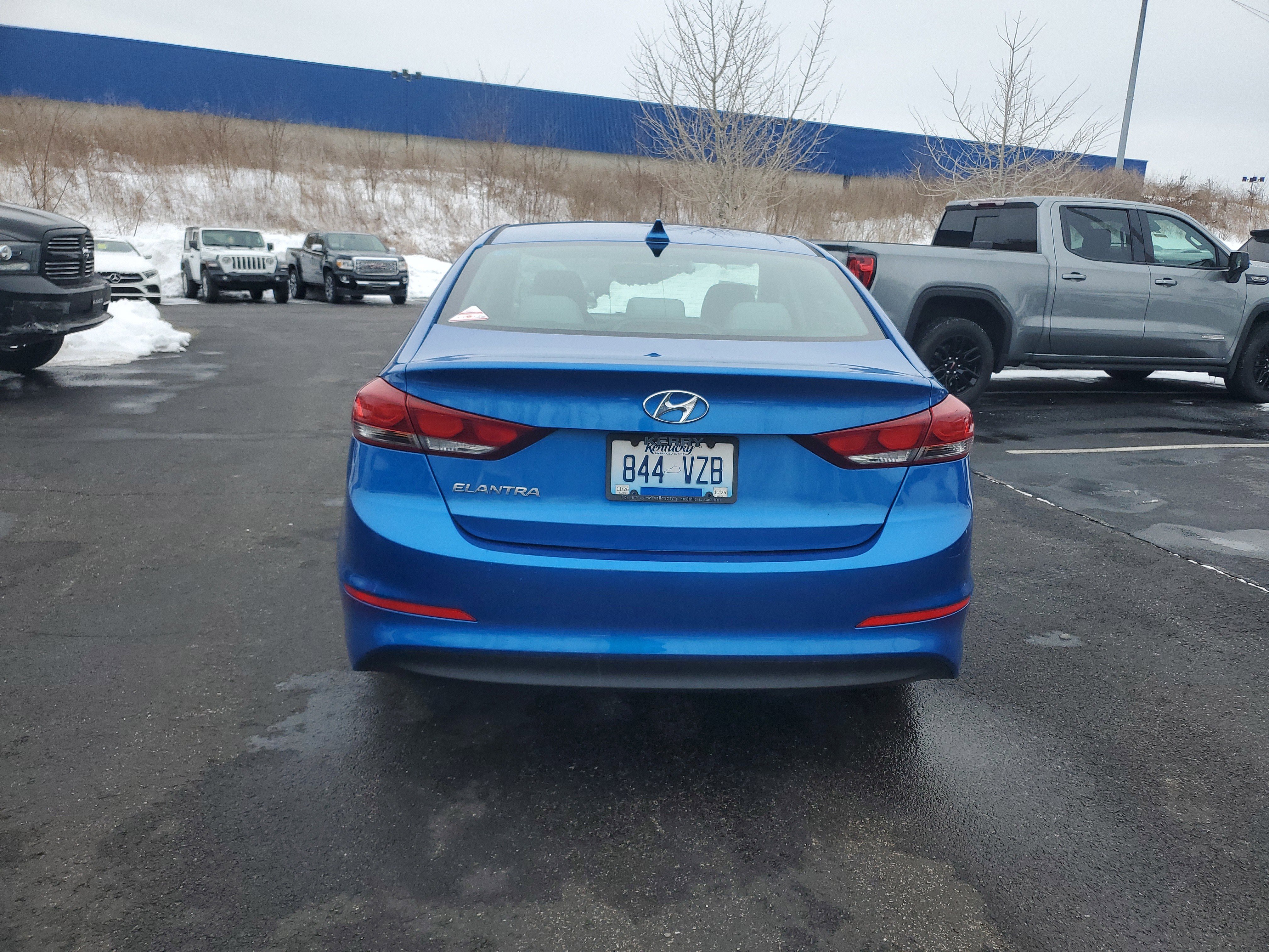 Used 2017 Hyundai Elantra SE w/ SE A/T Tech Package 03 image 5