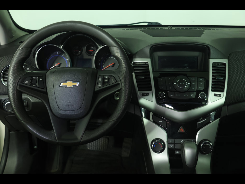 Used 2016 Chevrolet Cruze LT FWD image 11