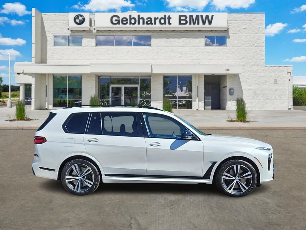 Certified 2025 BMW X7 M60i AWD/4WD image 4