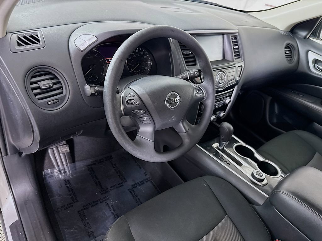 Used 2020 Nissan Pathfinder S image 18