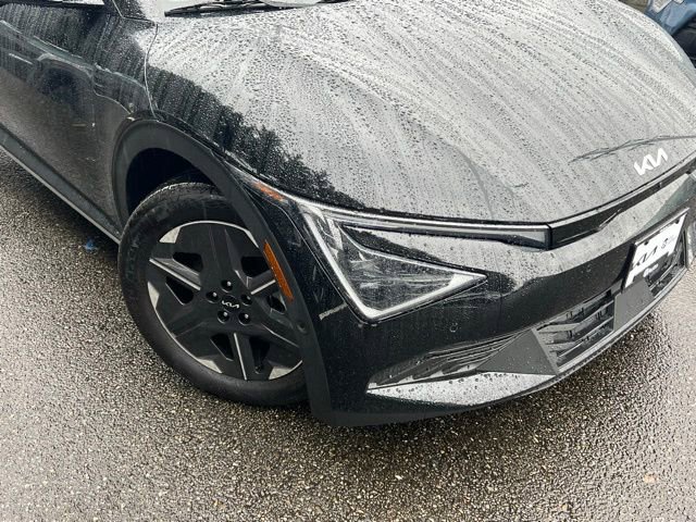 New 2025 Kia EV6 Light w/ Light LR Technology Package image 2