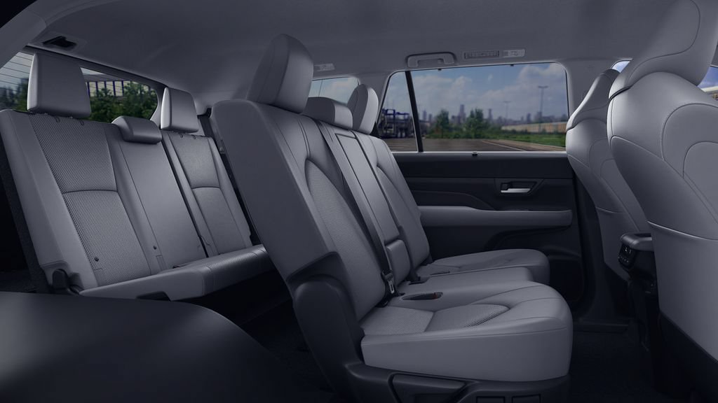 New 2026 Toyota Grand Highlander AWD image 2