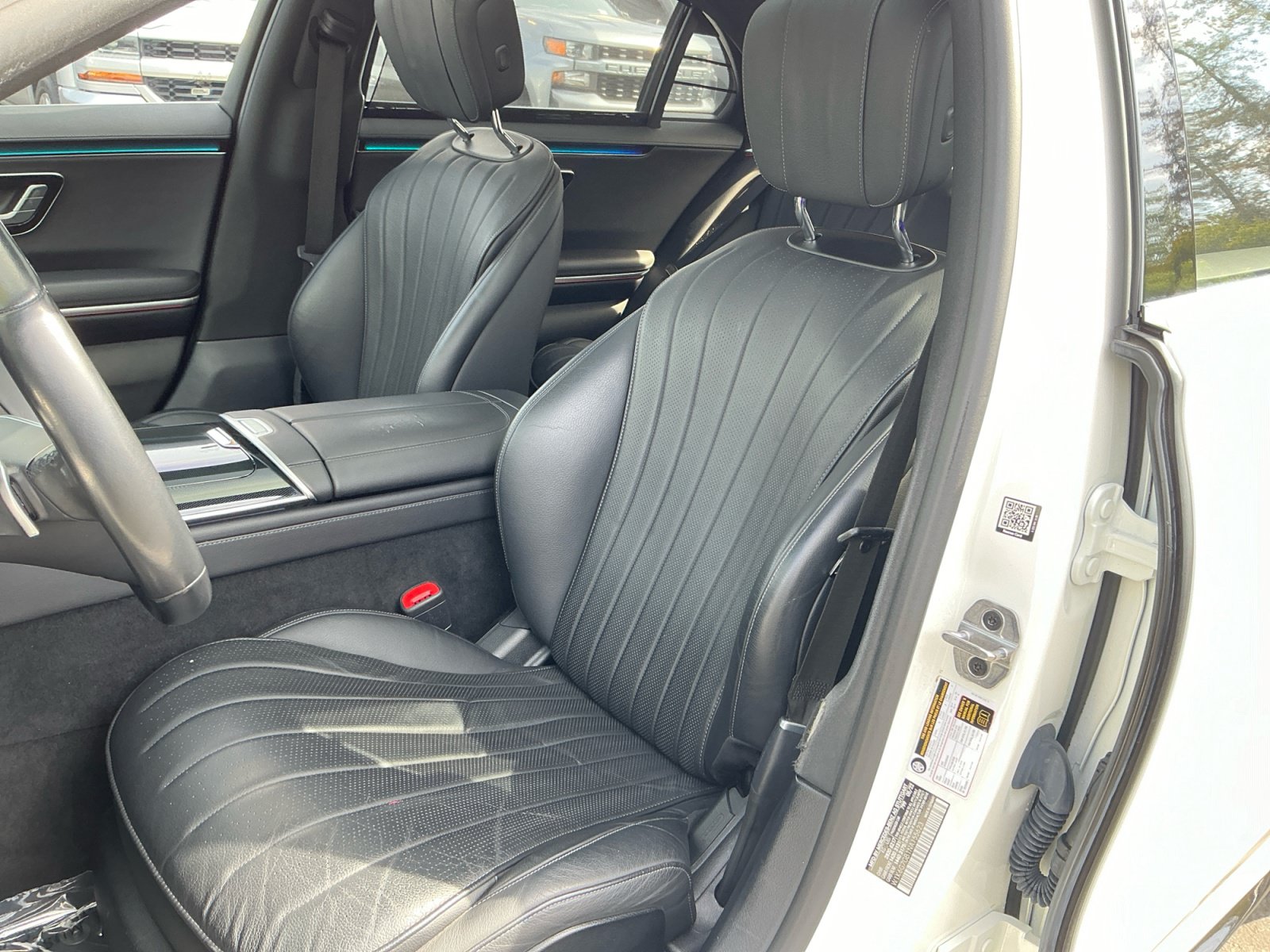 Used 2022 Mercedes-Benz S 580 4MATIC Sedan w/ AMG Line Package image 19