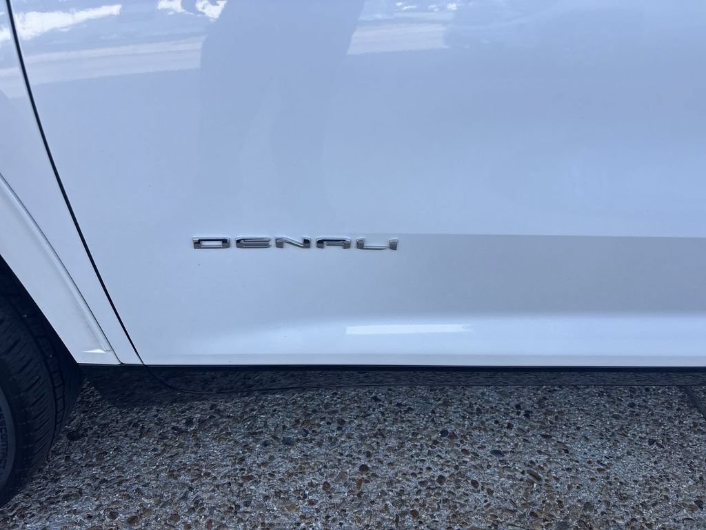 Certified 2024 GMC Acadia Denali w/ LPO, Floor Liner Package AWD/4WD image 32