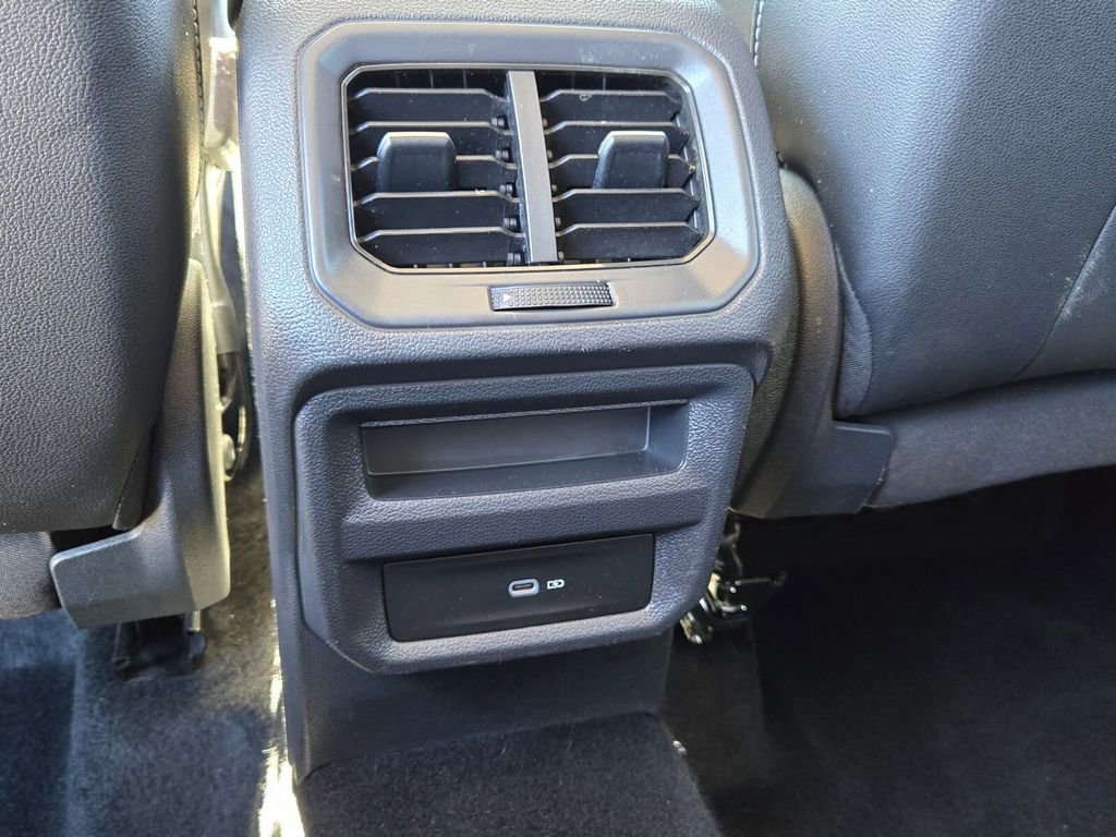 Used 2022 Volkswagen Taos SE w/ IQ.Drive SE Package image 15