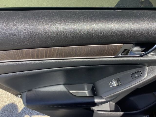 Used 2018 Honda Accord Touring image 13