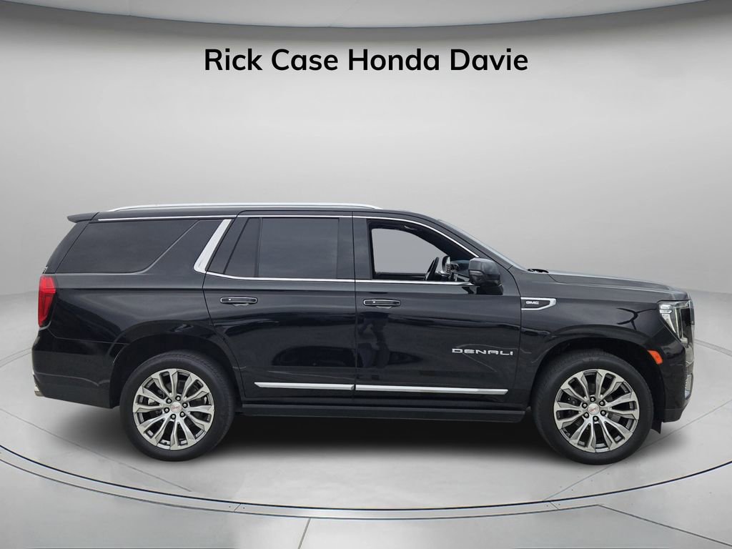 Used 2023 GMC Yukon Denali RWD image 3