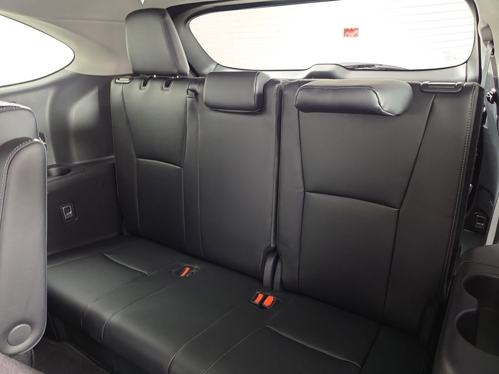 Used 2024 Toyota Highlander Limited FWD image 28