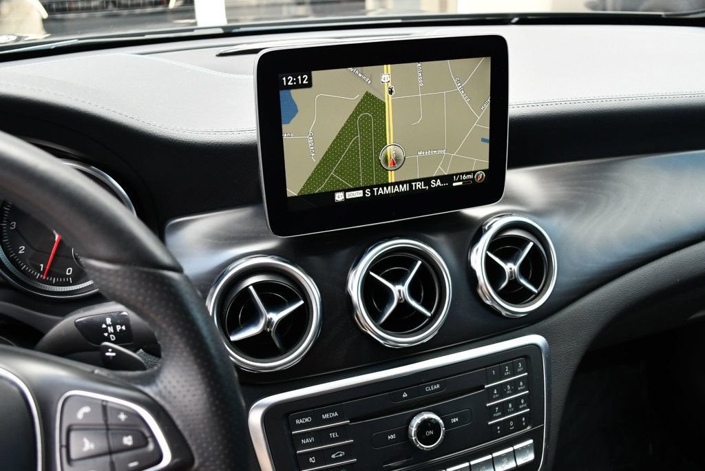 Used 2018 Mercedes-Benz GLA 250 4MATIC image 51