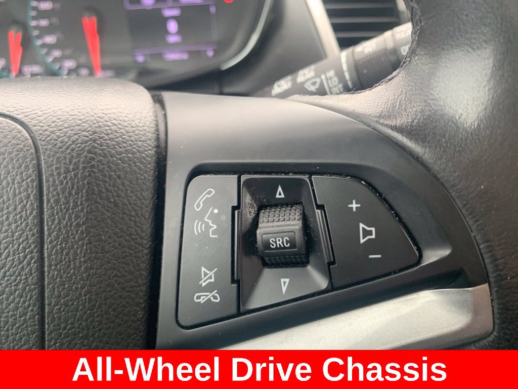 Used 2020 Chevrolet Trax LT w/ LT Convenience Package AWD/4WD image 13
