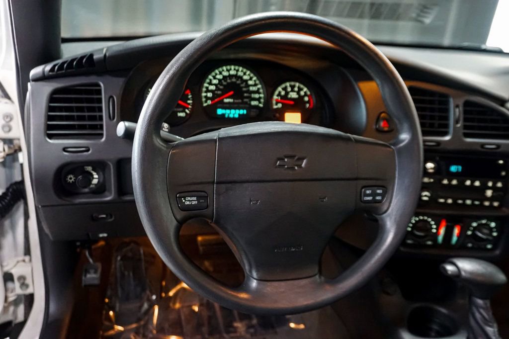 Used 2004 Chevrolet Monte Carlo LS w/ Preferred Equipment Group image 11