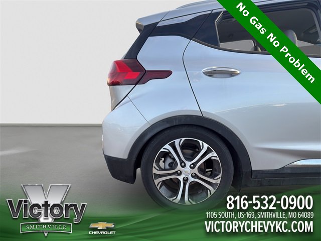 Used 2017 Chevrolet Bolt Premier w/ Driver Confidence II Package image 23