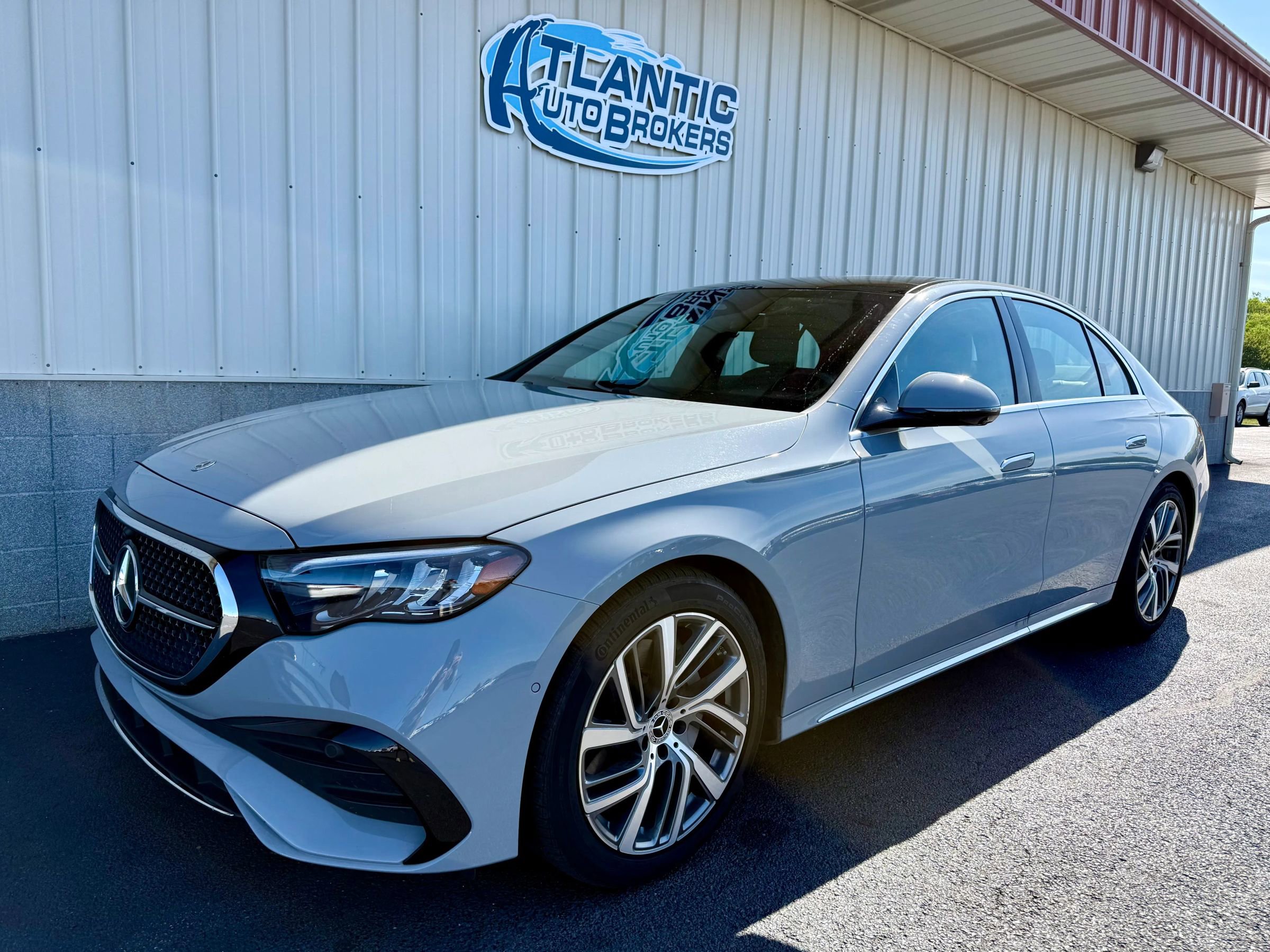 Used 2025 Mercedes-Benz E 350 4MATIC Sedan image 1