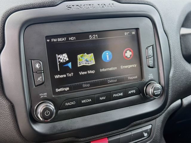 Used 2017 Jeep Renegade Trailhawk w/ Premium Trailhawk Package AWD/4WD image 13