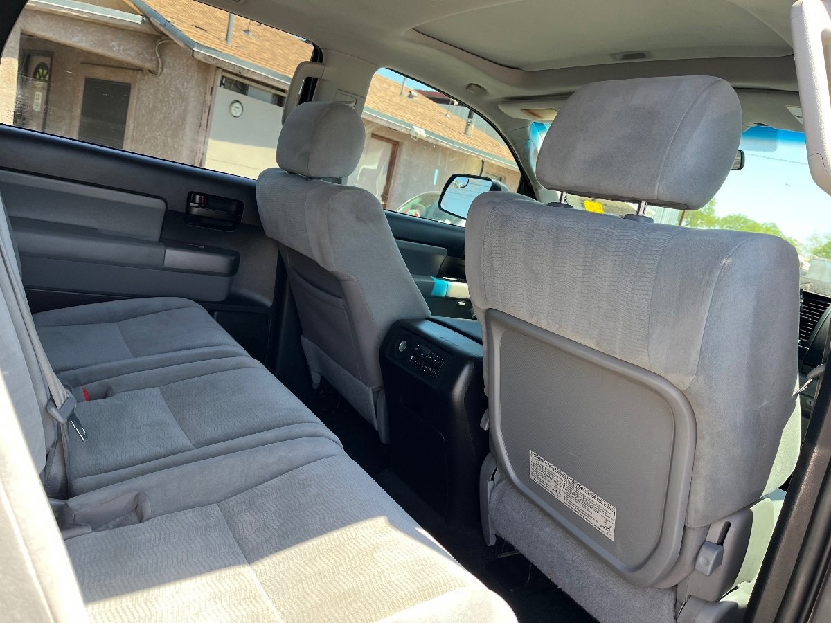 Used 2014 Toyota Sequoia SR5 AWD/4WD image 37