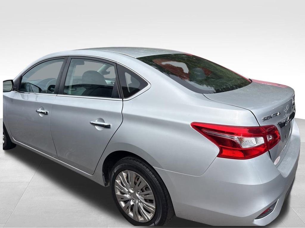 Used 2019 Nissan Sentra S FWD image 11