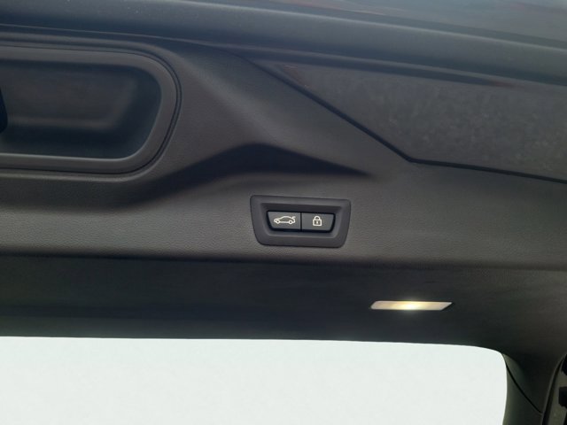 Used 2023 BMW X5 xDrive40i w/ Luxury Seating Package image 16