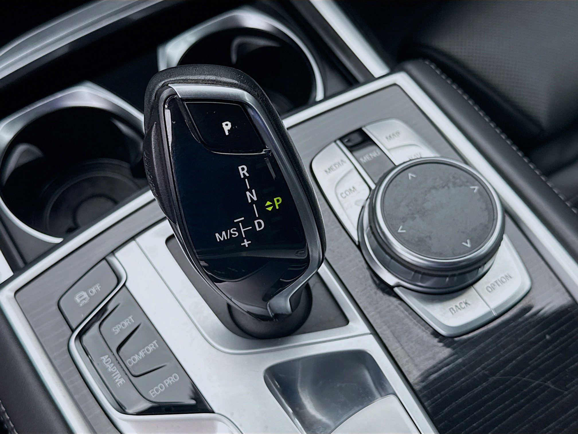 Used 2019 BMW 750i image 14