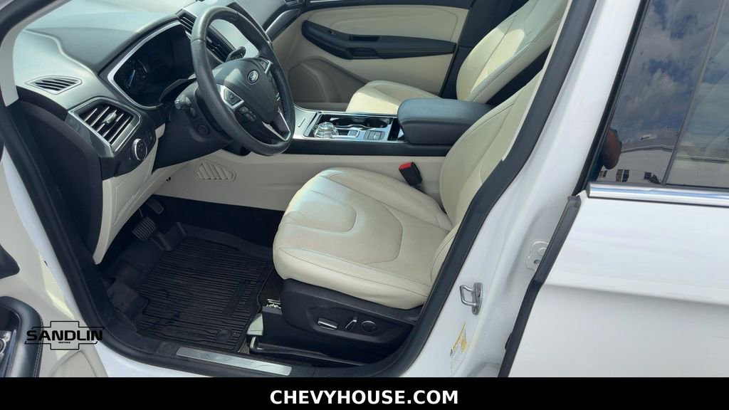 Used 2019 Ford Edge Titanium w/ Equipment Group 301A FWD image 9