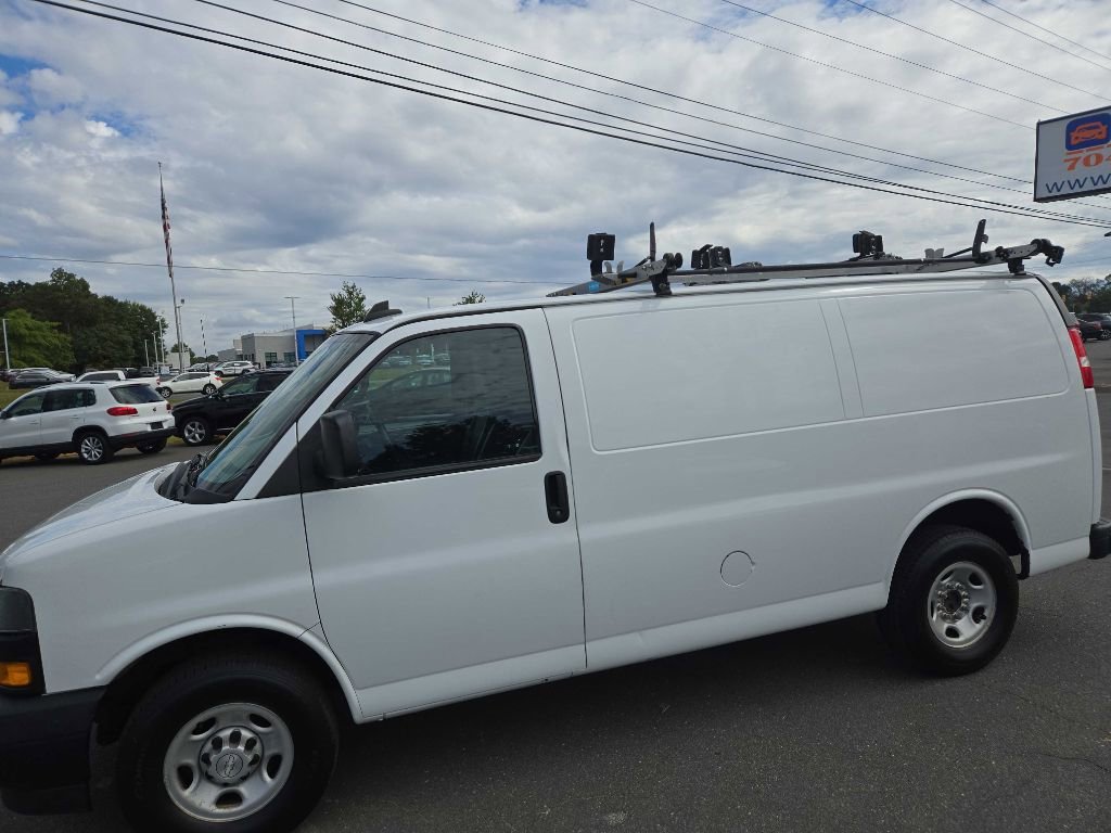 Used 2018 Chevrolet Express 2500 w/ Driver Convenience Package image 4