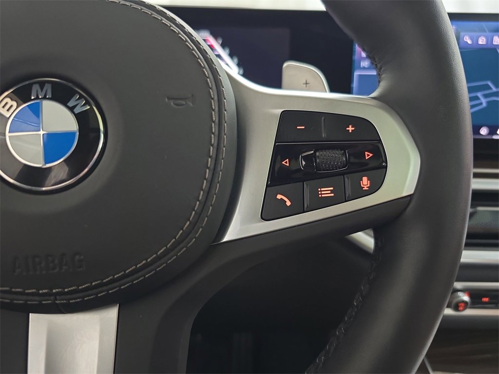 Used 2025 BMW X7 xDrive40i w/ M Sport Package image 21