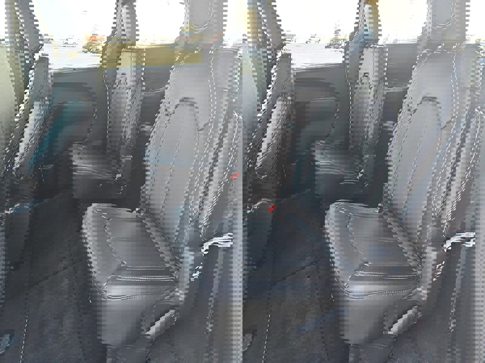 Used 2025 Chrysler Pacifica Select image 18