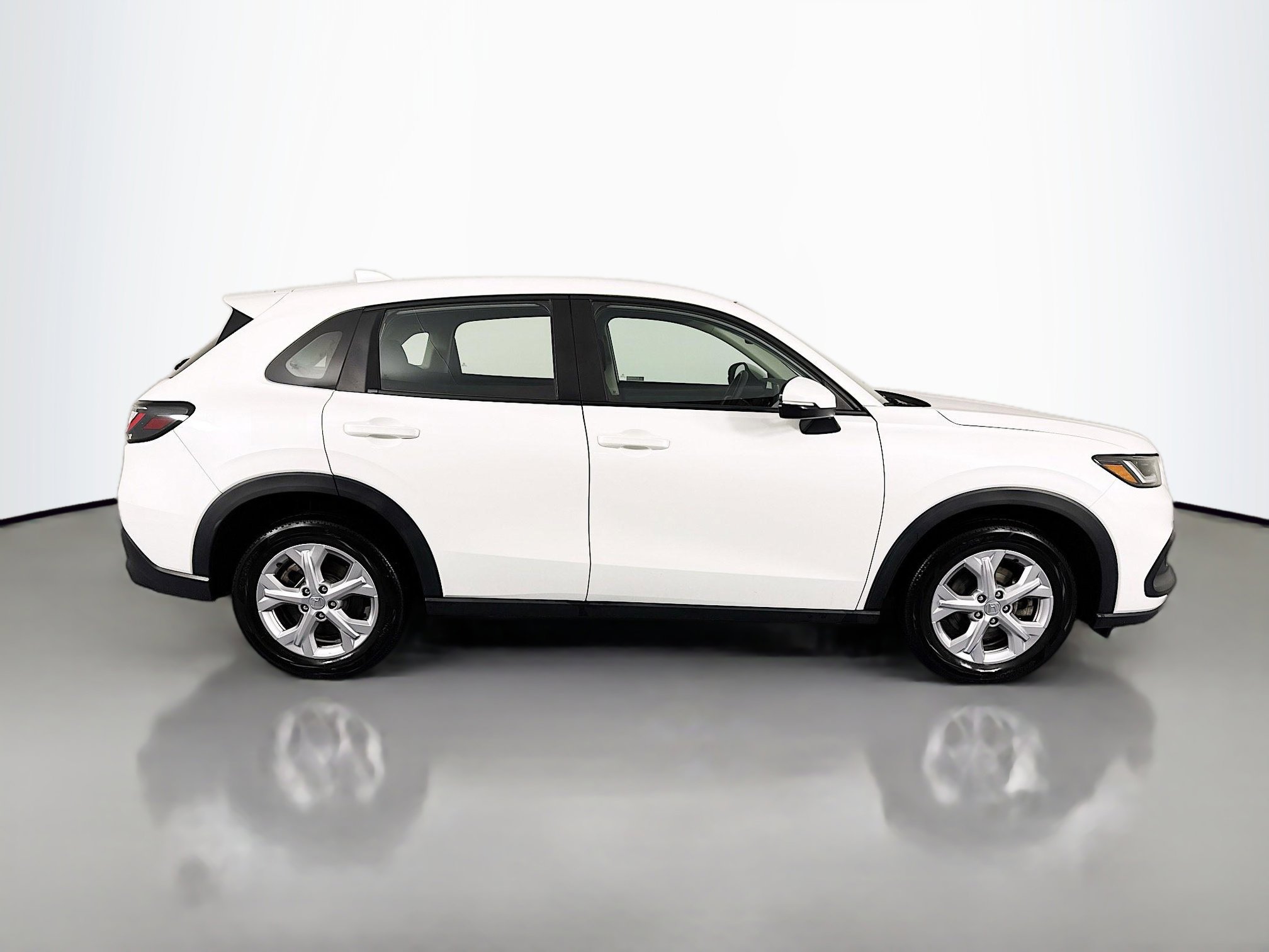 Certified 2023 Honda HR-V LX image 4