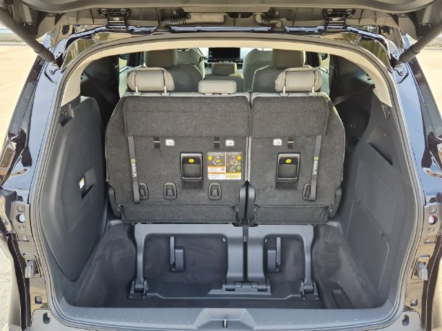 Certified 2026 Toyota Sienna XLE FWD image 29