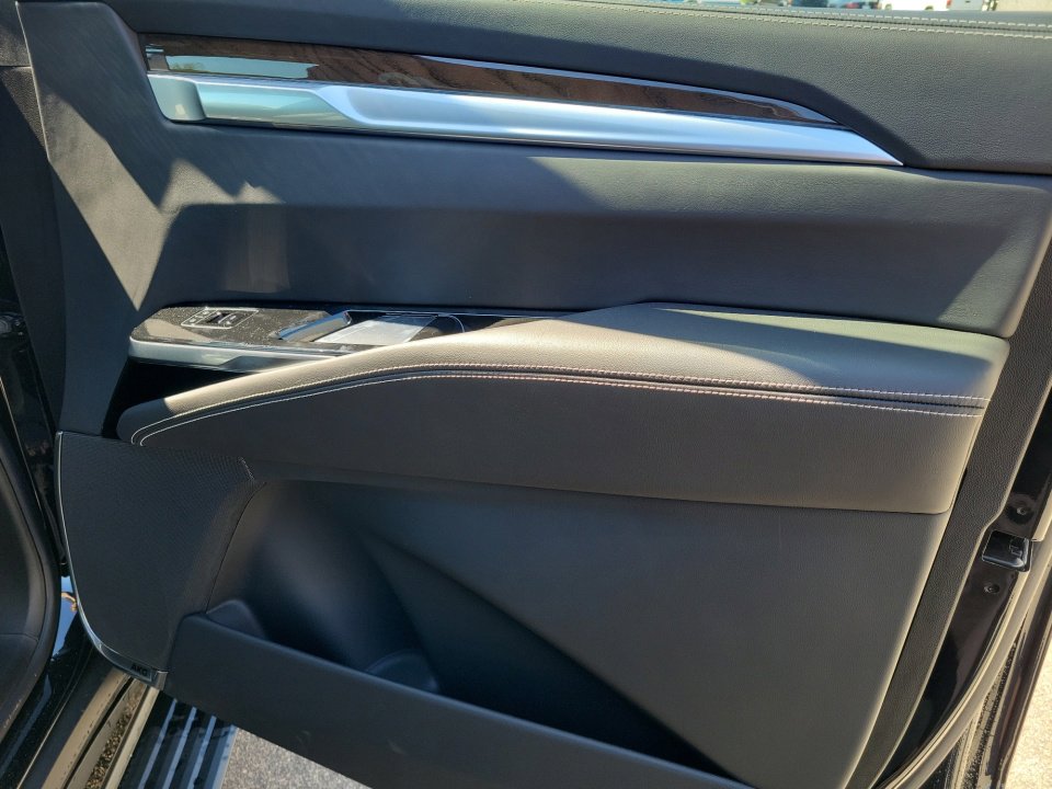 New 2026 Cadillac Escalade ESV Platinum Luxury AWD/4WD image 31