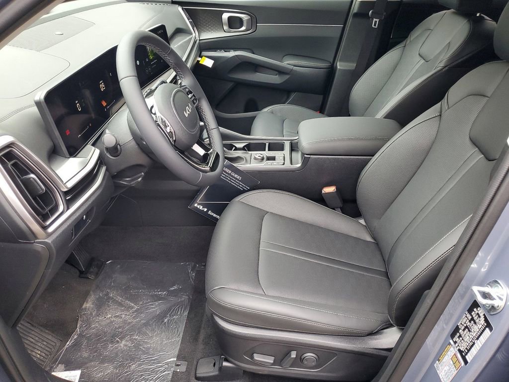 Used 2025 Kia Sorento S w/ Panoramic Sunroof Package FWD image 5