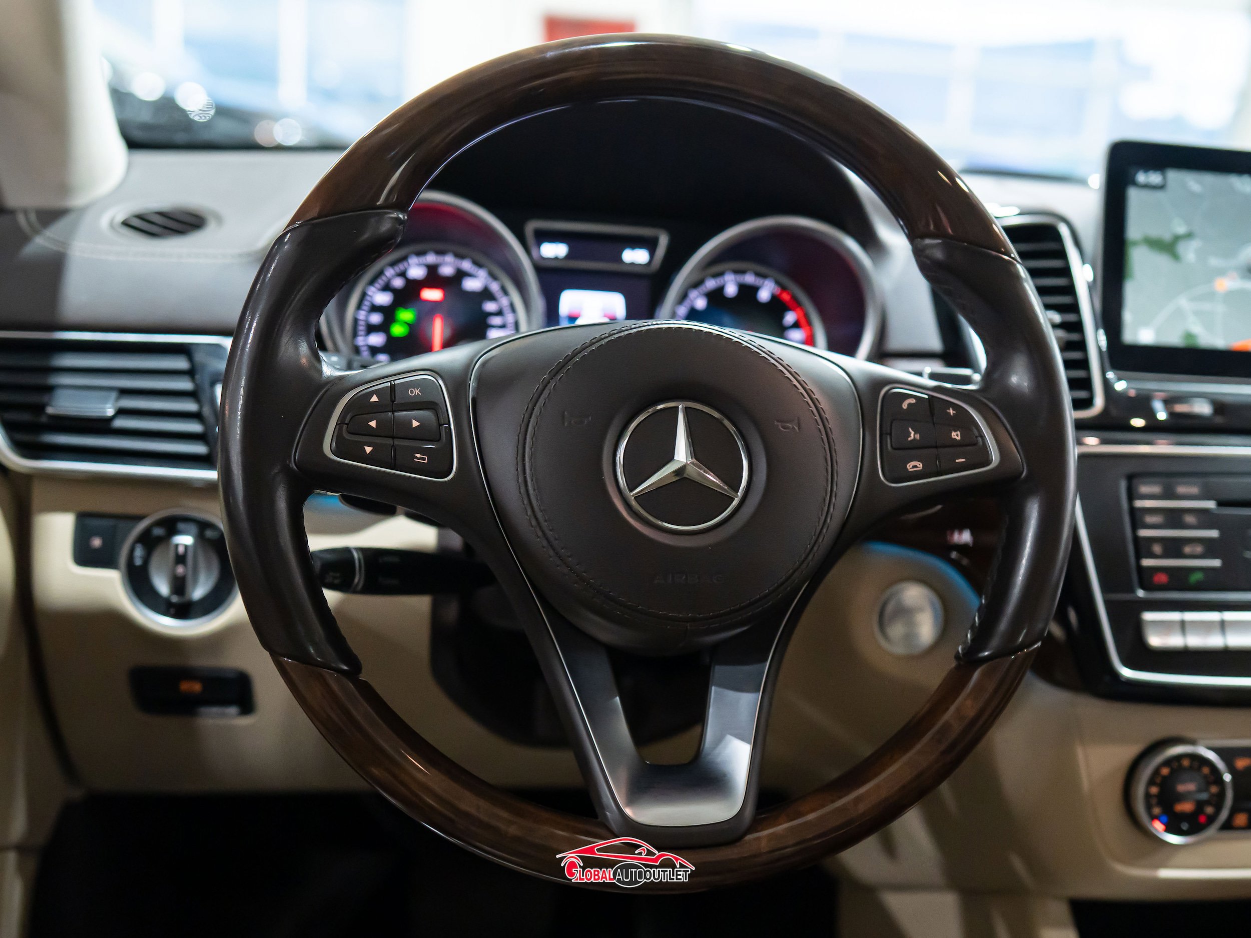 Used 2018 Mercedes-Benz GLS 550 4MATIC w/ Driver Assistance Package image 25