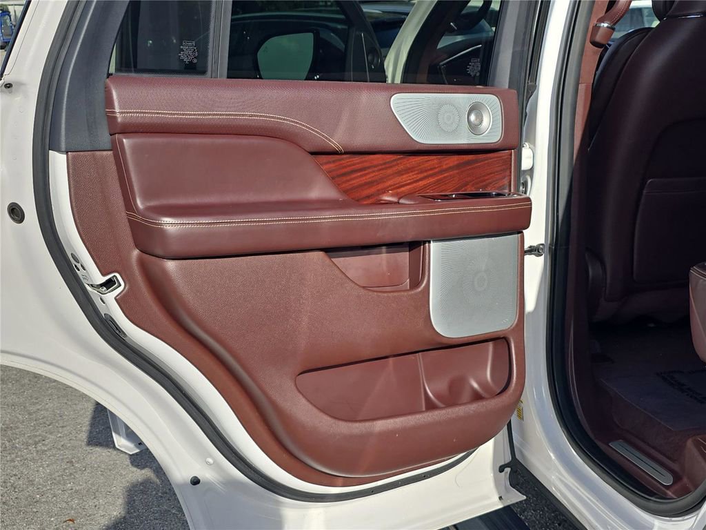 Used 2019 Lincoln Navigator Black Label w/ Cargo Package image 14