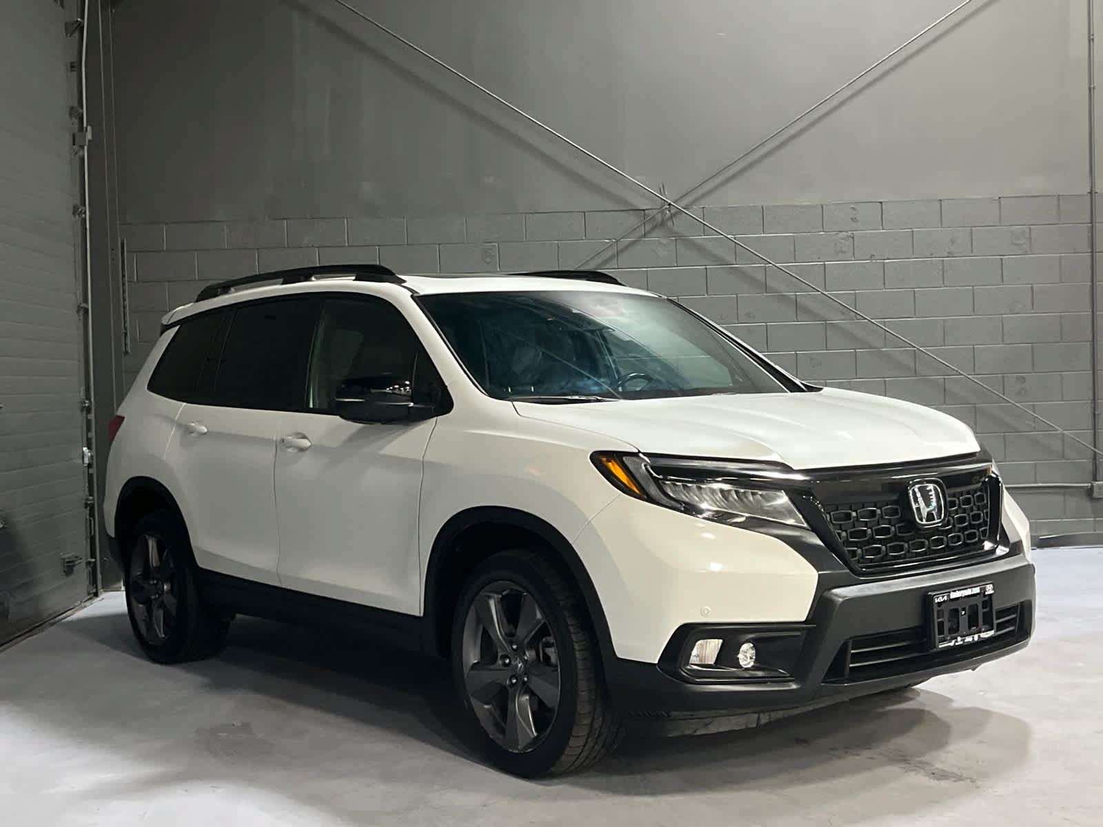 Used 2021 Honda Passport Touring image 1
